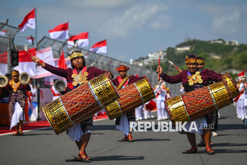 Bandara Lombok Sajikan Nuansa Budaya NTB untuk Sambut Pembalap MotoGP 2025