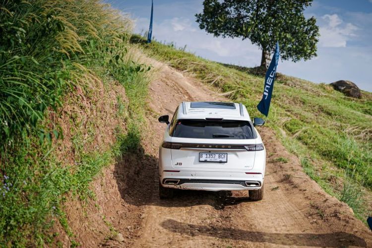 Hati-Hati Menggeser Tuas: Fungsi L dan D-2 pada Transmisi Matik