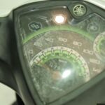 Speedometer Retak? Cukup Pakai Oli dan Pasta Gigi!