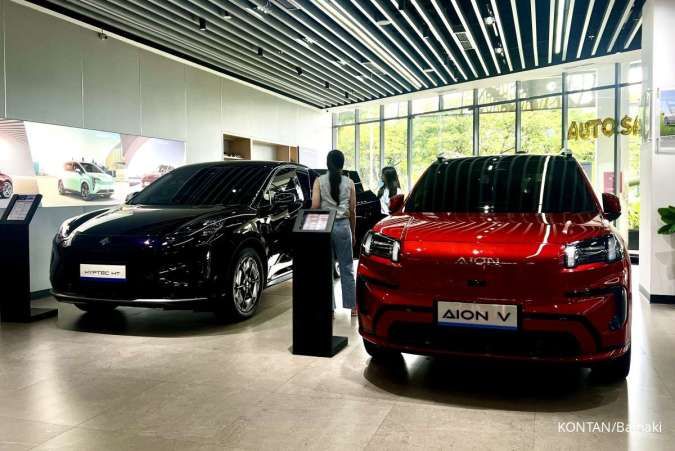 Persaingan Mobil Listrik 2025 Makin Sengit, Ini Harga Terbaru!