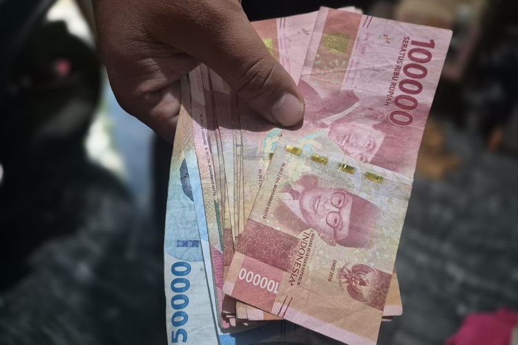 Bahaya Godaan Bank Keliling: Terjebak dalam Rantai Kemiskinan